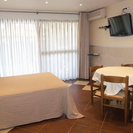 Hotel Et Studios Les Amandiers Saint-Raphaël Eksteriør billede
