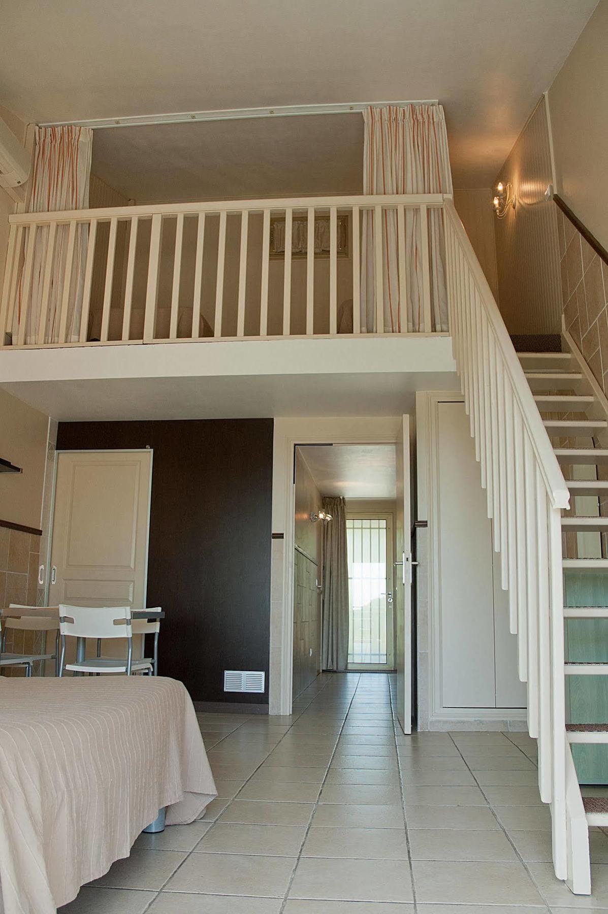 Hotel Et Studios Les Amandiers Saint-Raphaël Eksteriør billede
