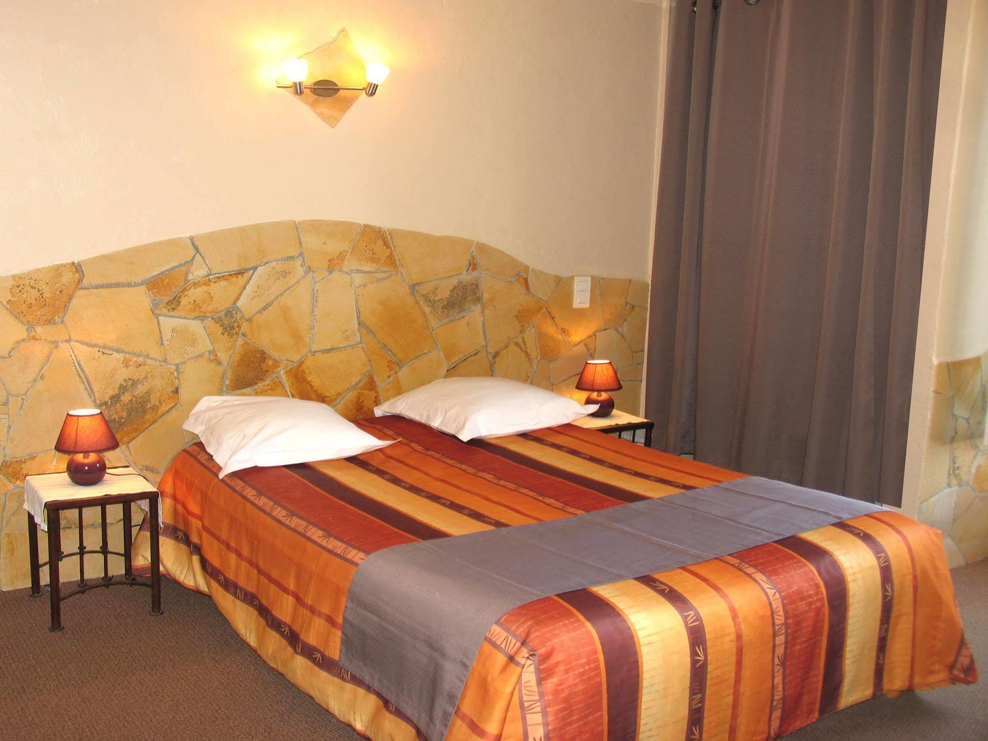 Hotel Et Studios Les Amandiers Saint-Raphaël Eksteriør billede